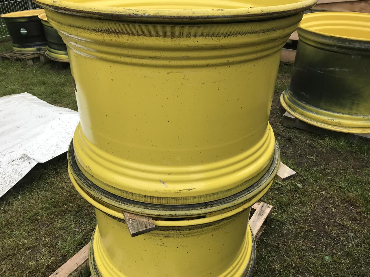 John Deere 23x34 - Tire for Agricultural machinery: picture 4 John Deere 23x34 - Tire for Agricultural machinery: picture 4