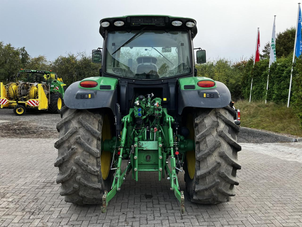 John Deere 6150R - Farm tractor: picture 3 John Deere 6150R - Farm tractor: picture 3