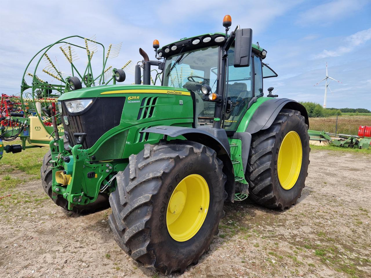 John Deere 6215R - Farm tractor: picture 1 John Deere 6215R - Farm tractor: picture 1