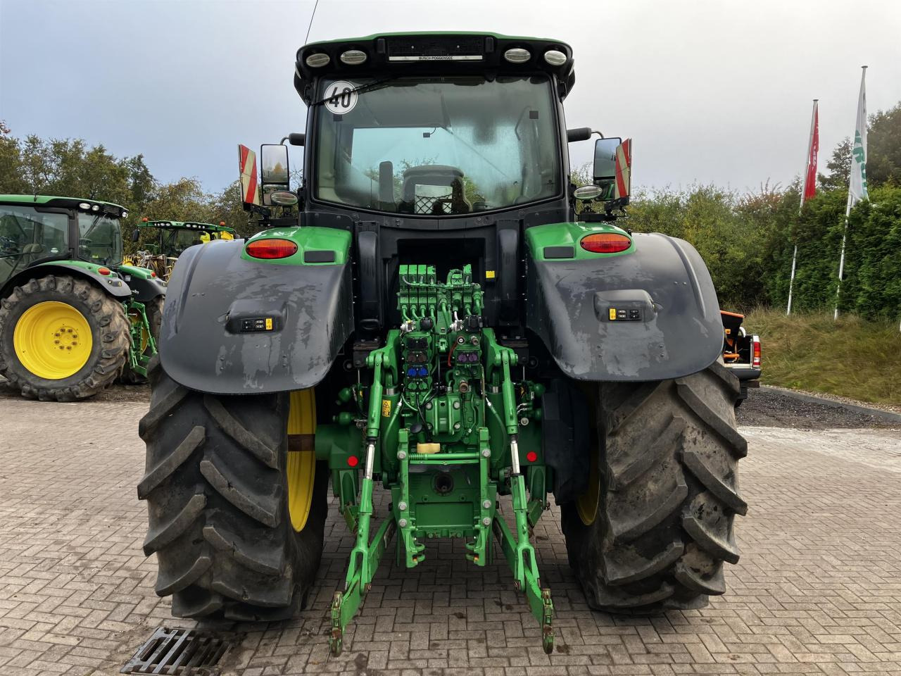 John Deere 6230R - Farm tractor: picture 5 John Deere 6230R - Farm tractor: picture 5