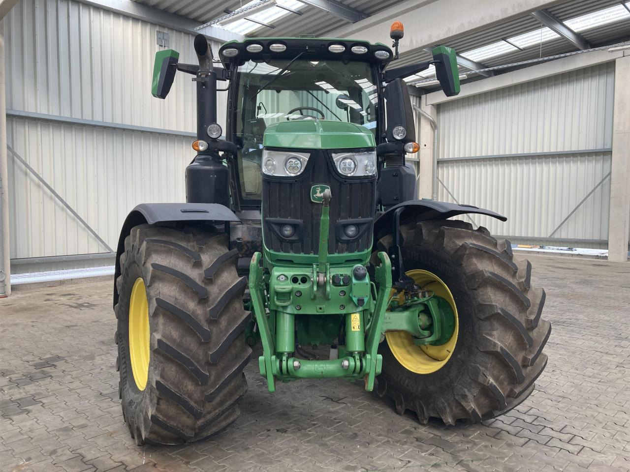 John Deere 6250R - Farm tractor: picture 4 John Deere 6250R - Farm tractor: picture 4