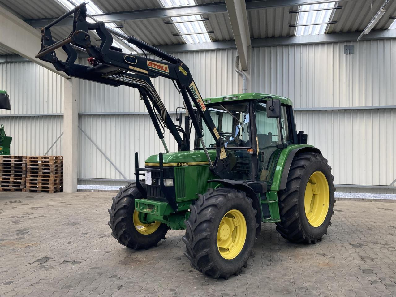 Farm tractor John Deere 6300: picture 1