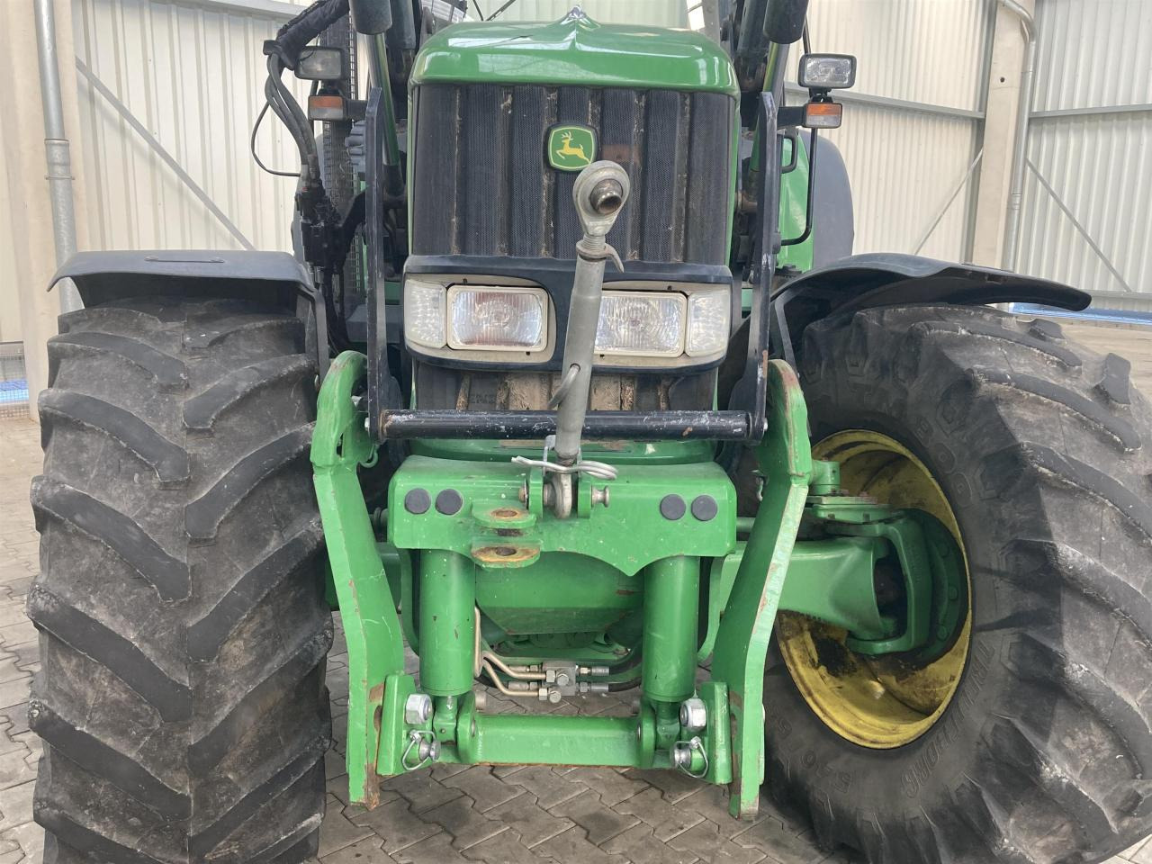 John Deere 6830 Plus - Farm tractor: picture 4 John Deere 6830 Plus - Farm tractor: picture 4
