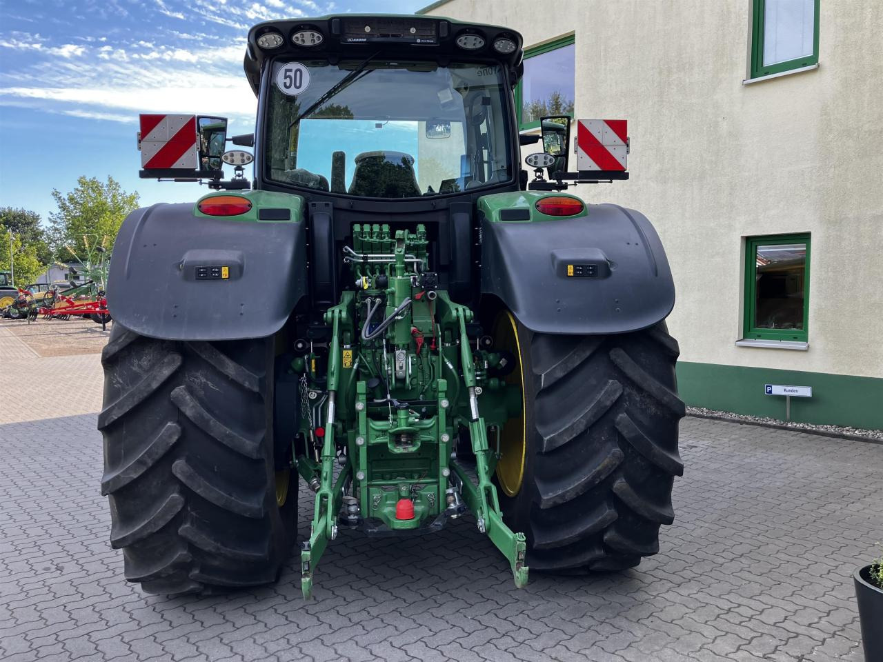 John Deere 6R 175 - Farm tractor: picture 5 John Deere 6R 175 - Farm tractor: picture 5