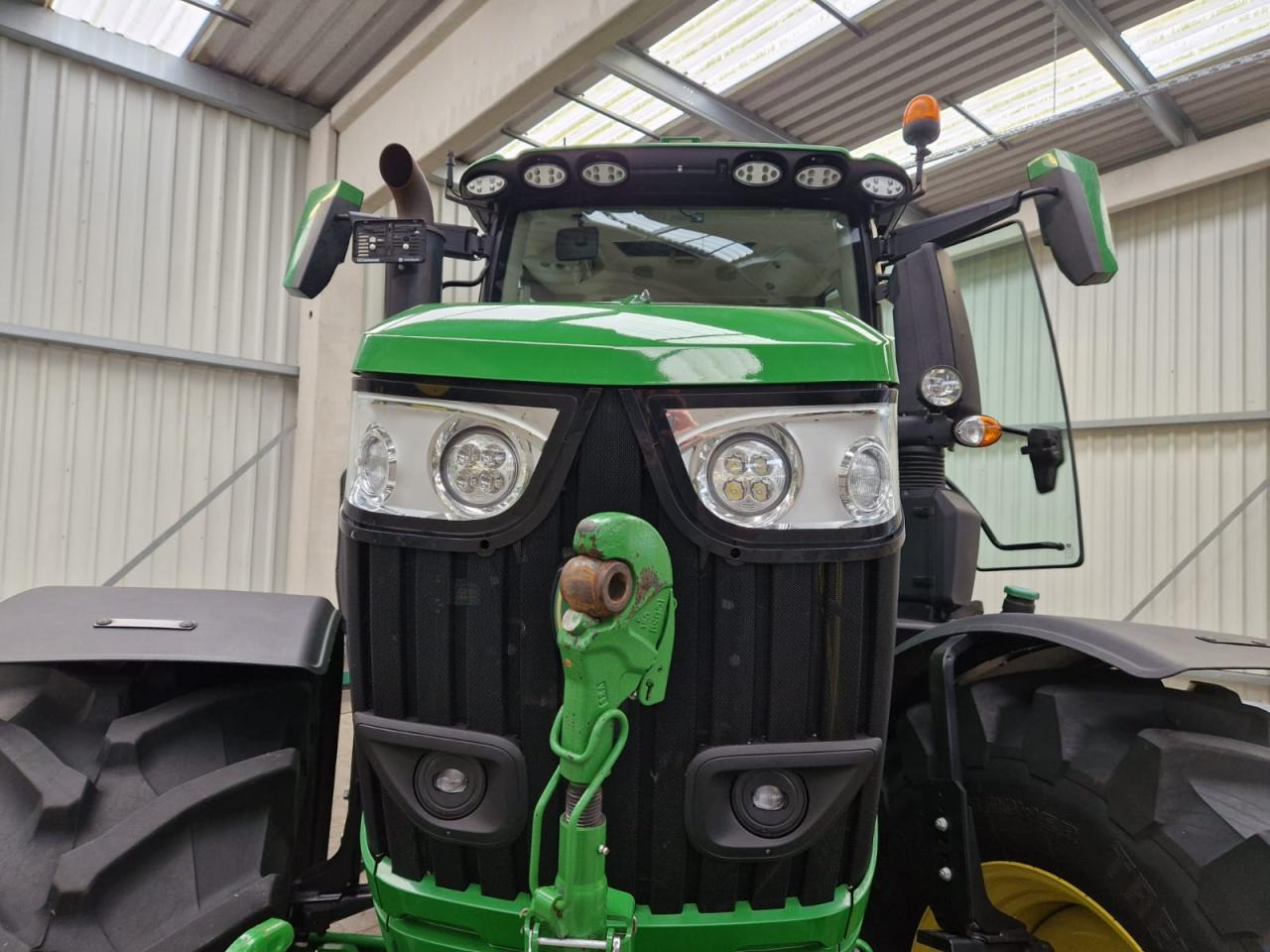 Farm tractor John Deere 6R 250: picture 10