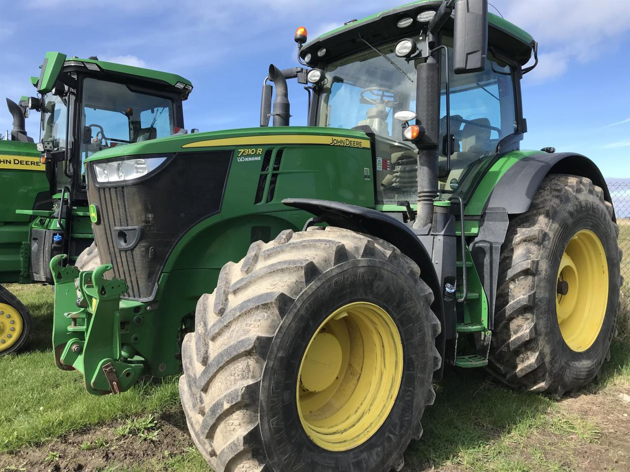 John Deere 7310R - Farm tractor: picture 1 John Deere 7310R - Farm tractor: picture 1