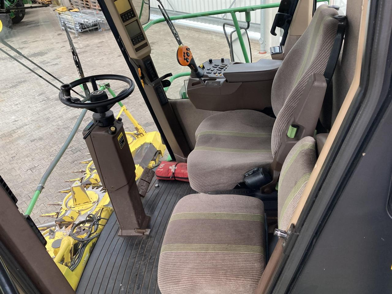 Forage harvester John Deere 7750i: picture 13