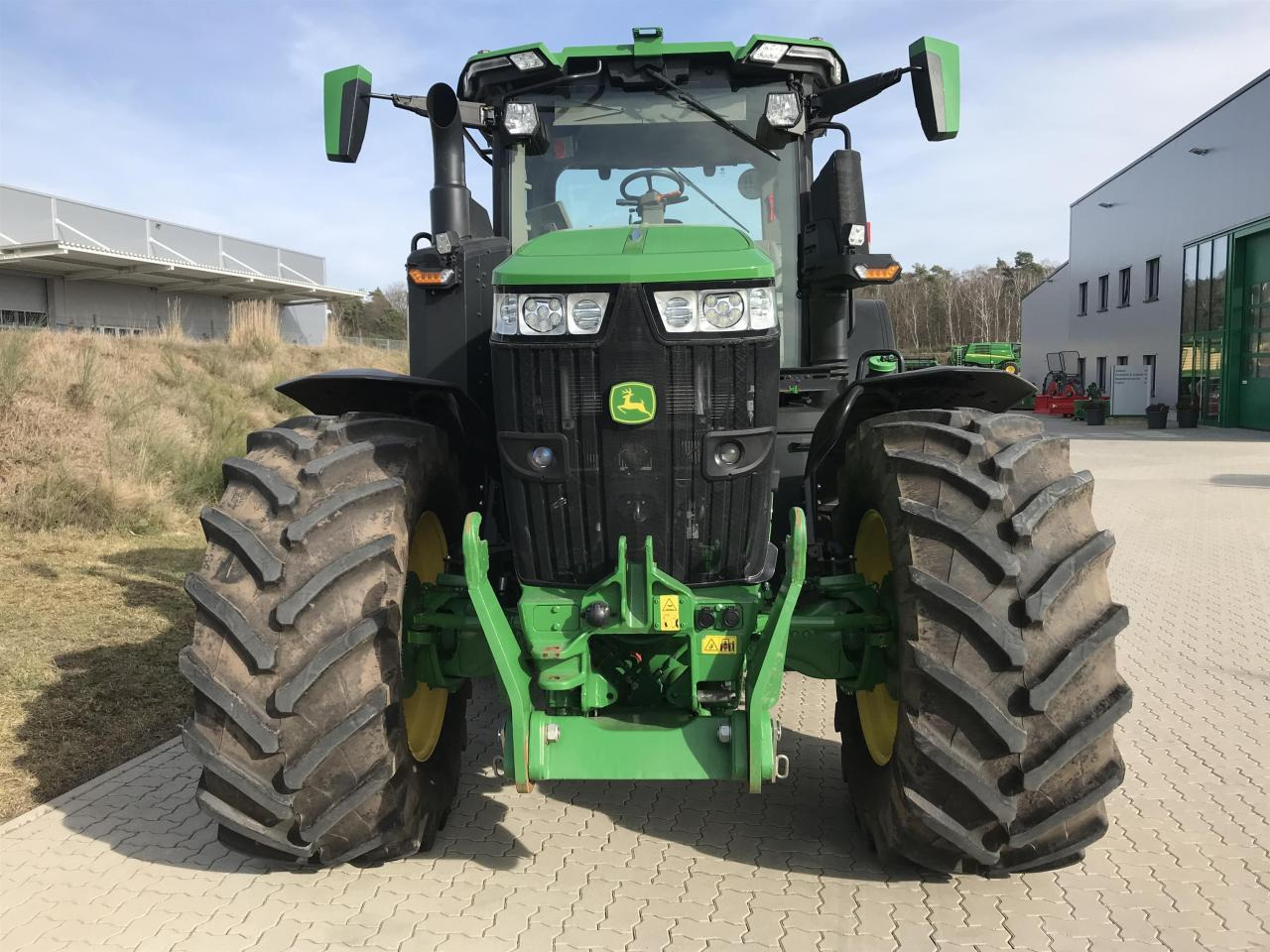 John Deere 7R 310 - Farm tractor: picture 3 John Deere 7R 310 - Farm tractor: picture 3