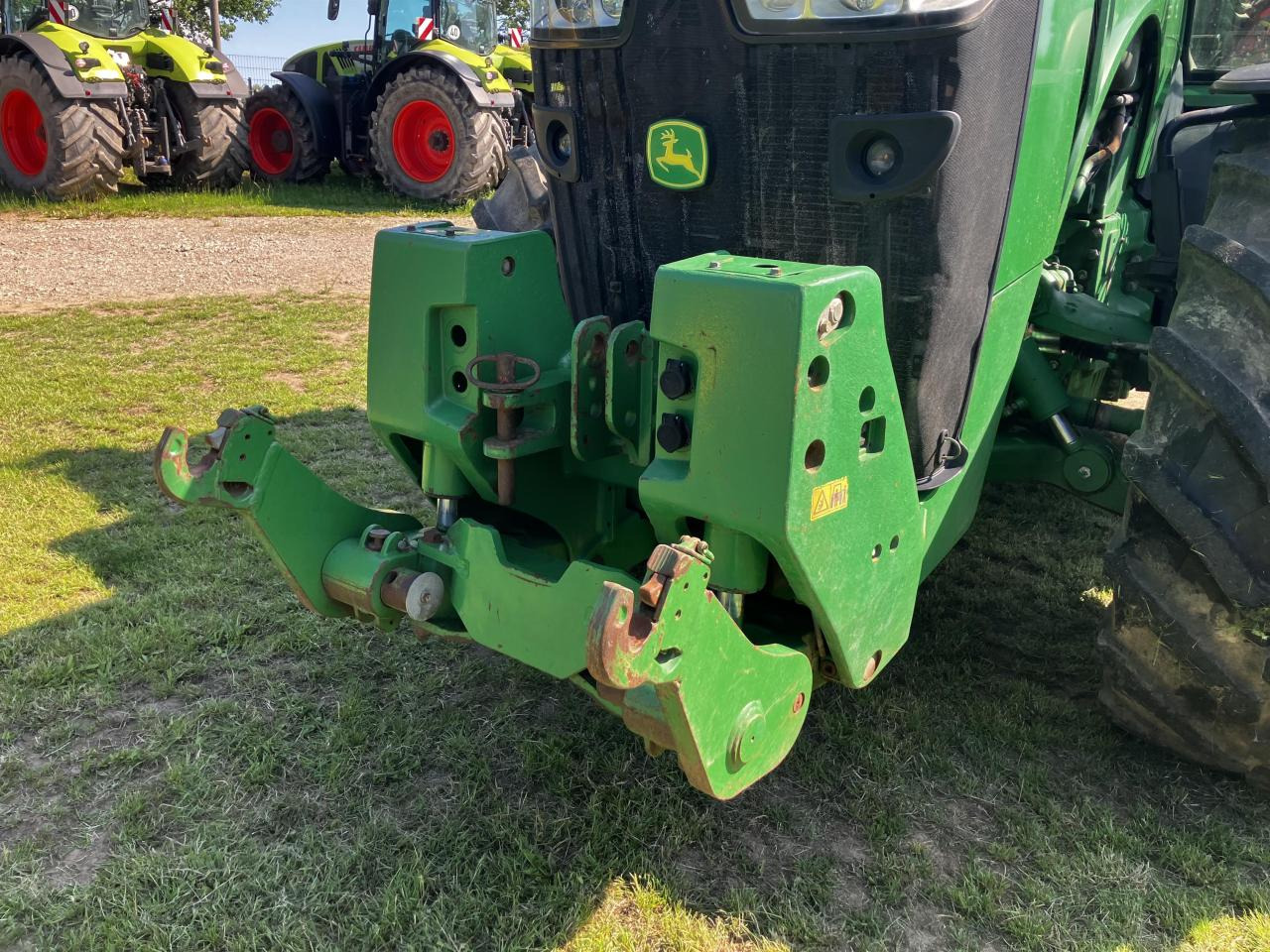 John Deere 8370R - Farm tractor: picture 4 John Deere 8370R - Farm tractor: picture 4