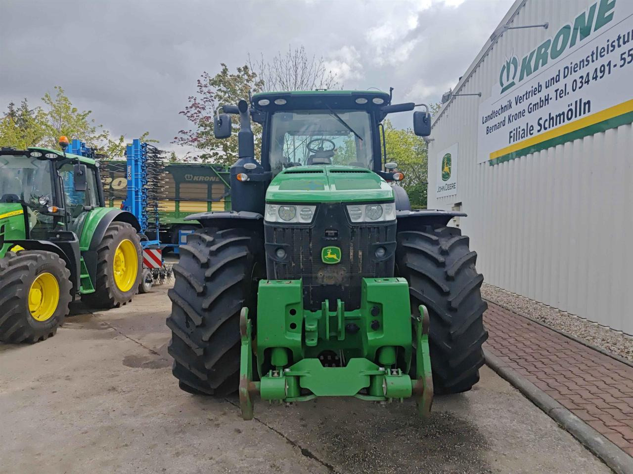 John Deere 8400R - Farm tractor: picture 3 John Deere 8400R - Farm tractor: picture 3