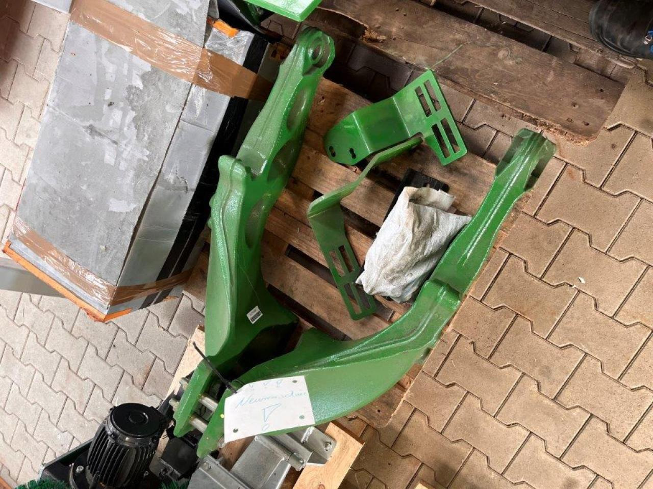 John Deere Anbaukonsolen - Front loader for tractor: picture 2 John Deere Anbaukonsolen - Front loader for tractor: picture 2