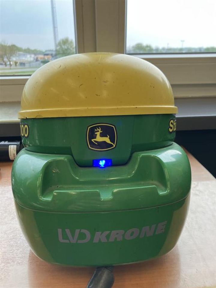 John Deere SF3000 - Navigation system for Agricultural machinery: picture 5 John Deere SF3000 - Navigation system for Agricultural machinery: picture 5