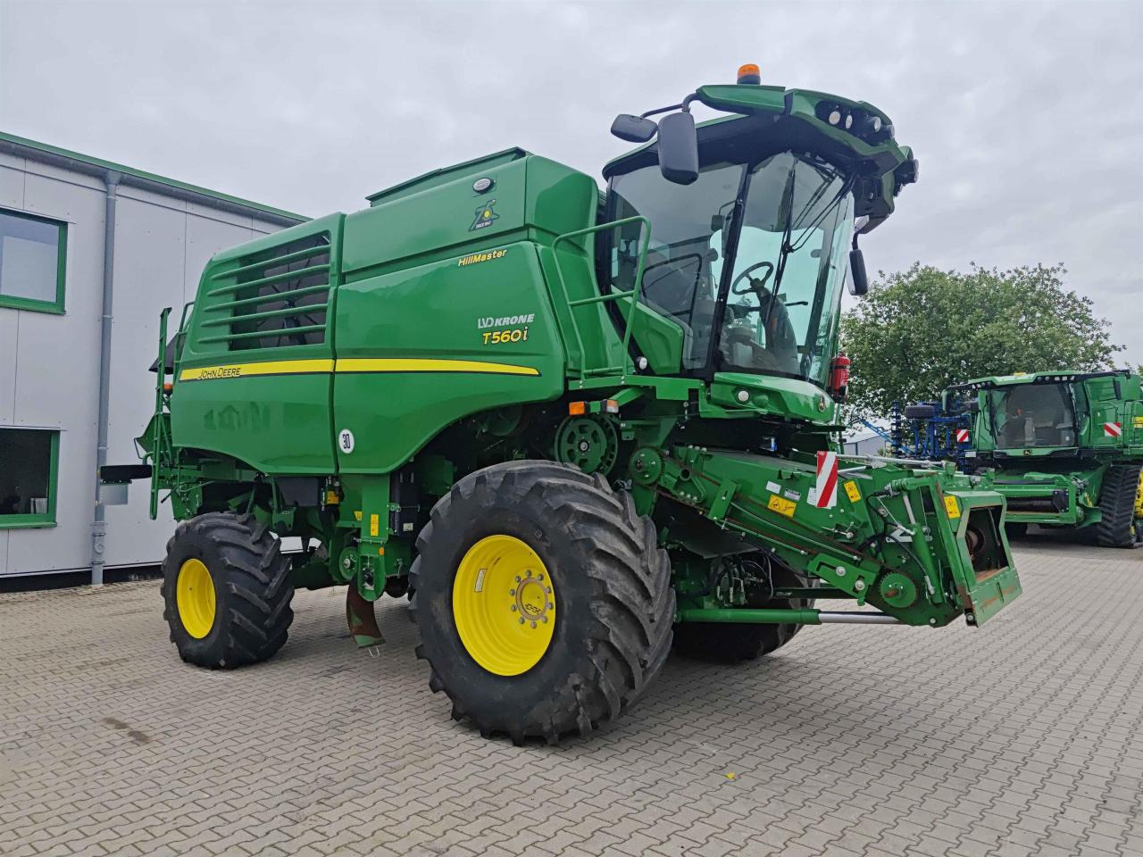 John Deere T560 Hillmaster - Combine harvester: picture 2 John Deere T560 Hillmaster - Combine harvester: picture 2