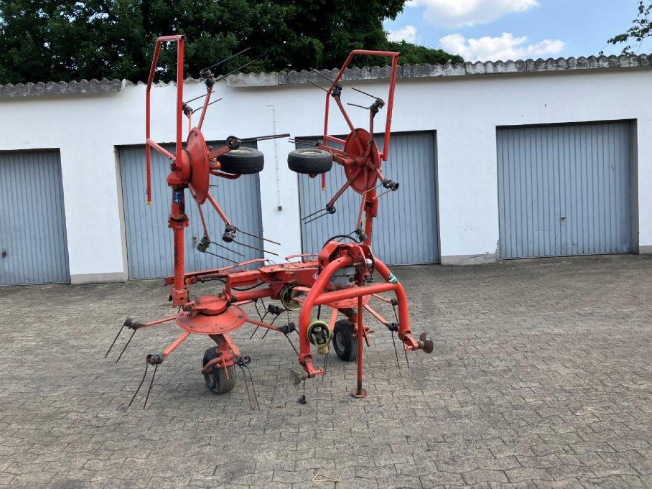 Kuhn GF 5001 MH - Tedder/ Rake: picture 1 Kuhn GF 5001 MH - Tedder/ Rake: picture 1