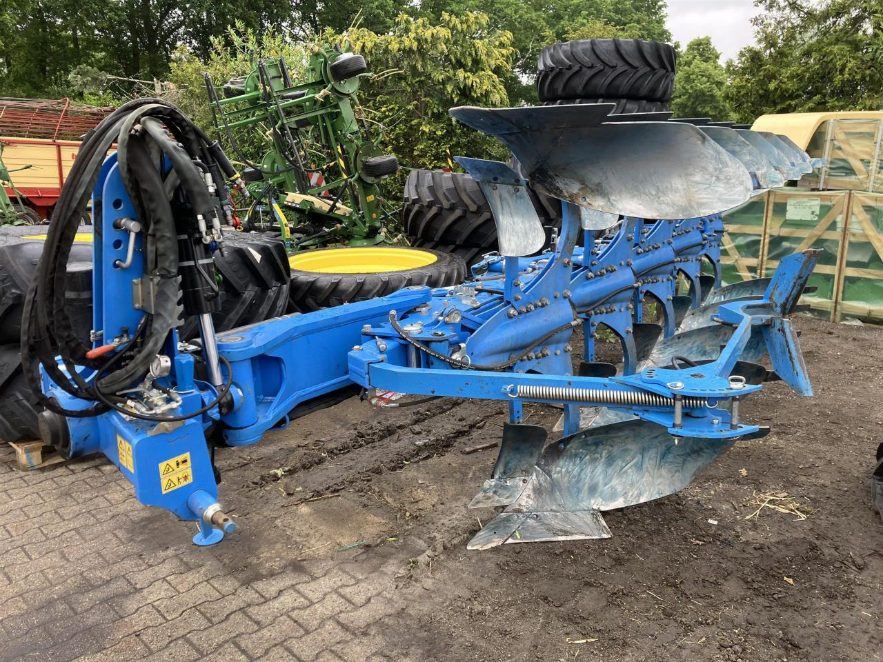 Lemken Juwel 8 M V OF U 5 L100 - Plow: picture 1 Lemken Juwel 8 M V OF U 5 L100 - Plow: picture 1