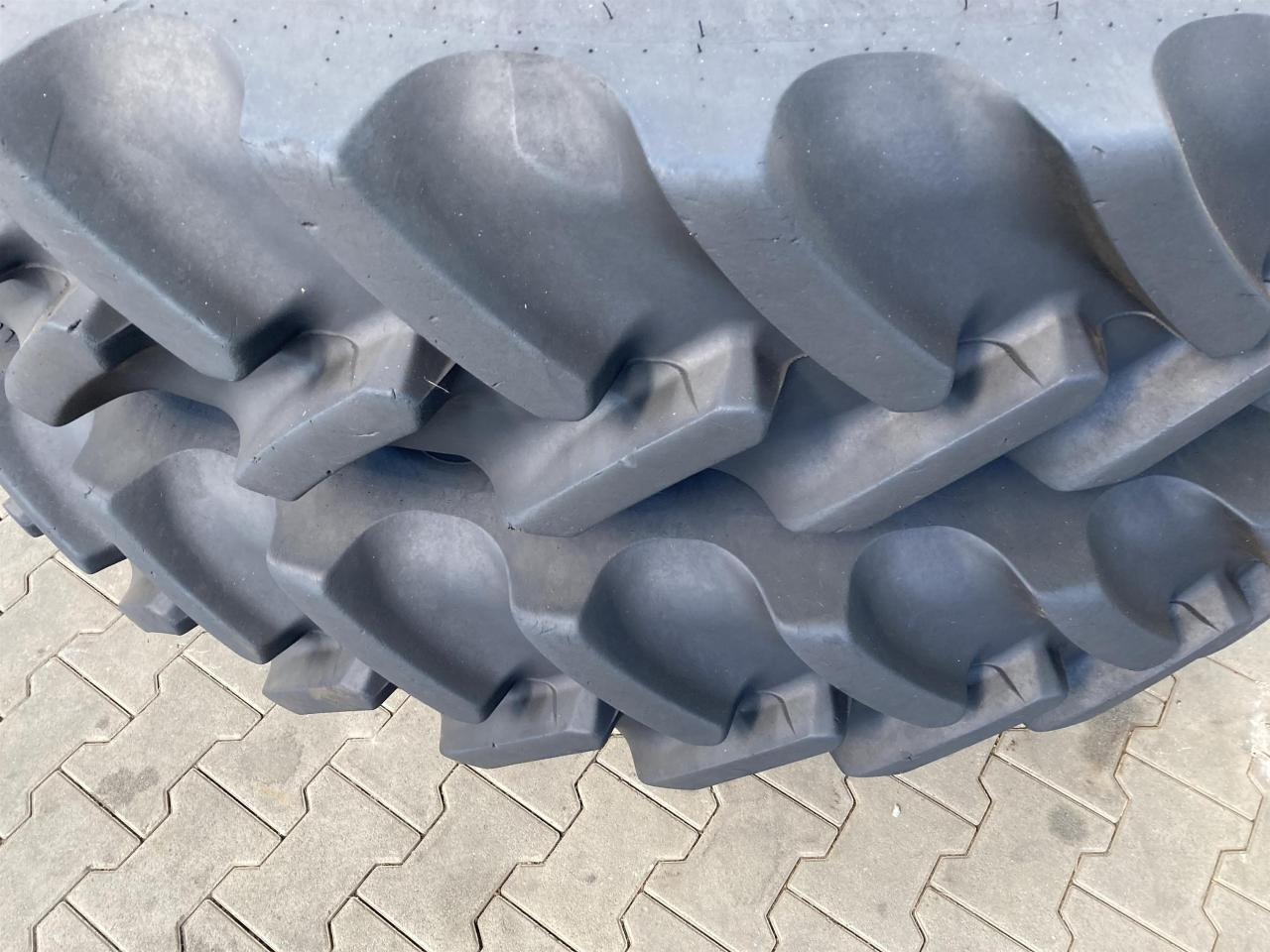 Mitas 380/105R54 - Tire for Agricultural machinery: picture 3 Mitas 380/105R54 - Tire for Agricultural machinery: picture 3