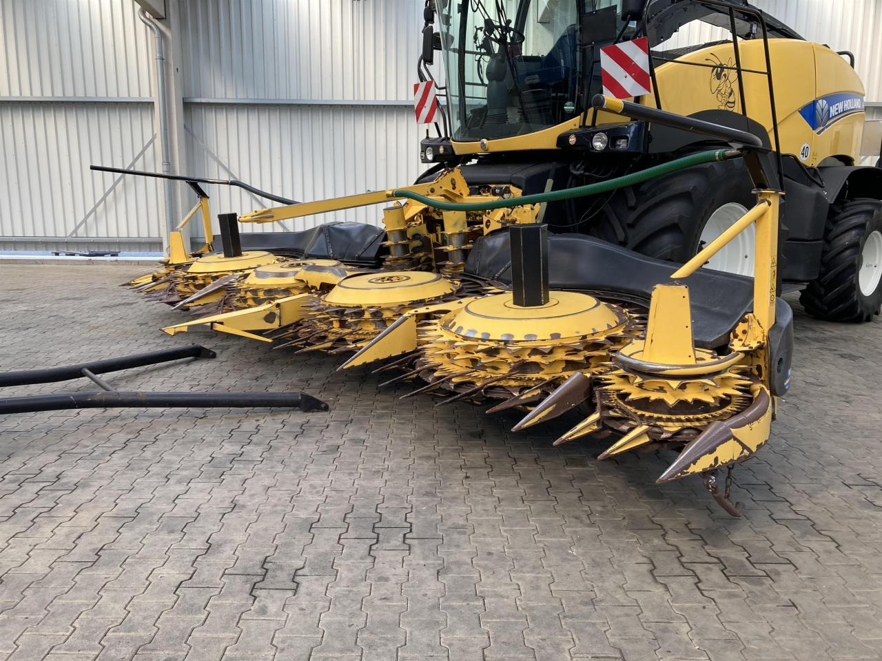New Holland FR700 - Forage harvester: picture 3 New Holland FR700 - Forage harvester: picture 3