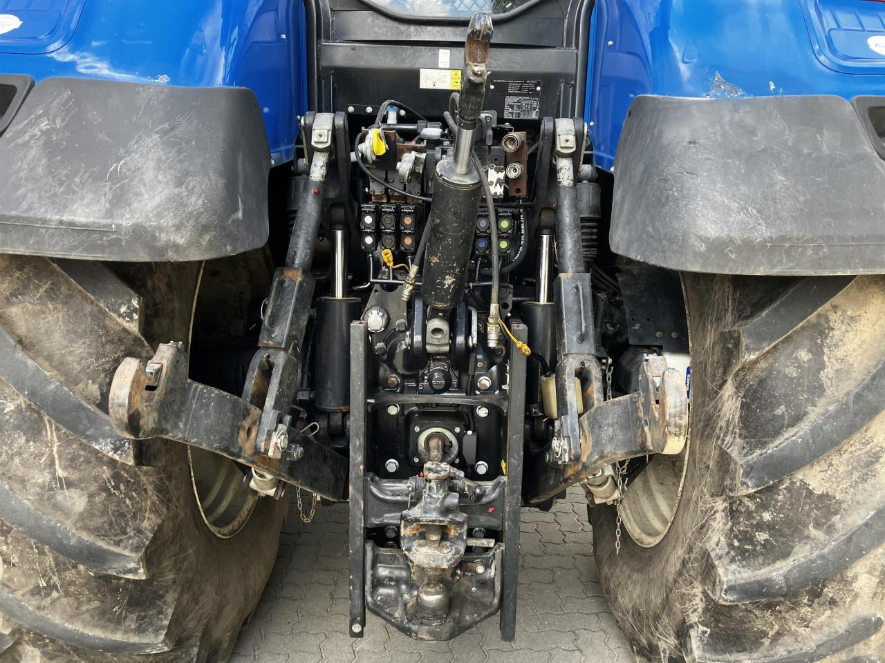 Farm tractor New Holland T7.275: picture 6