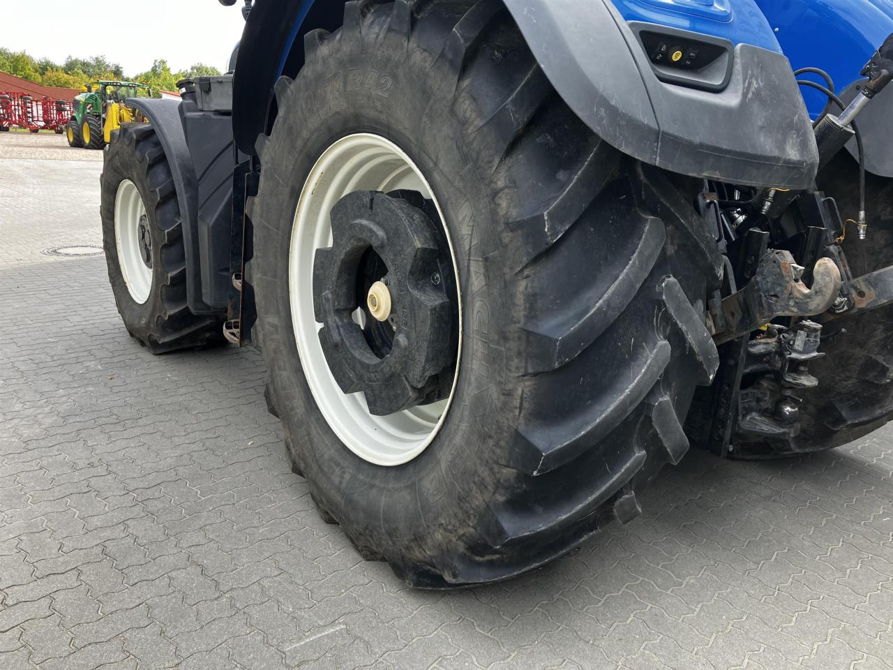 Farm tractor New Holland T7.275: picture 12