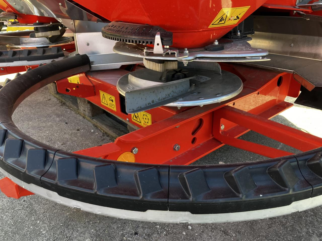 Fertilizer spreader Rauch Axis H 50.2 EMC + W: picture 8