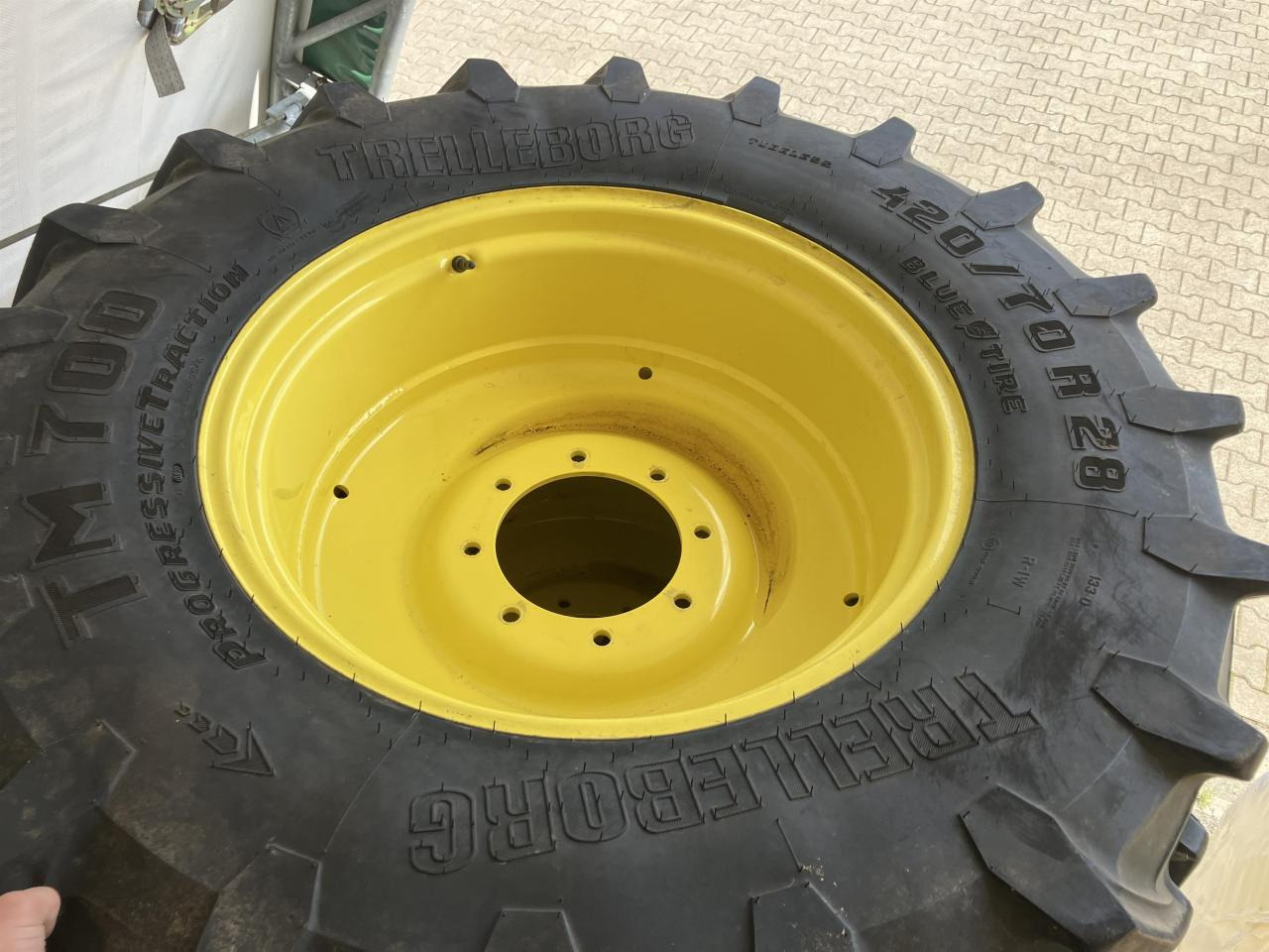 Trelleborg 420/70R28 - Tire for Agricultural machinery: picture 4 Trelleborg 420/70R28 - Tire for Agricultural machinery: picture 4