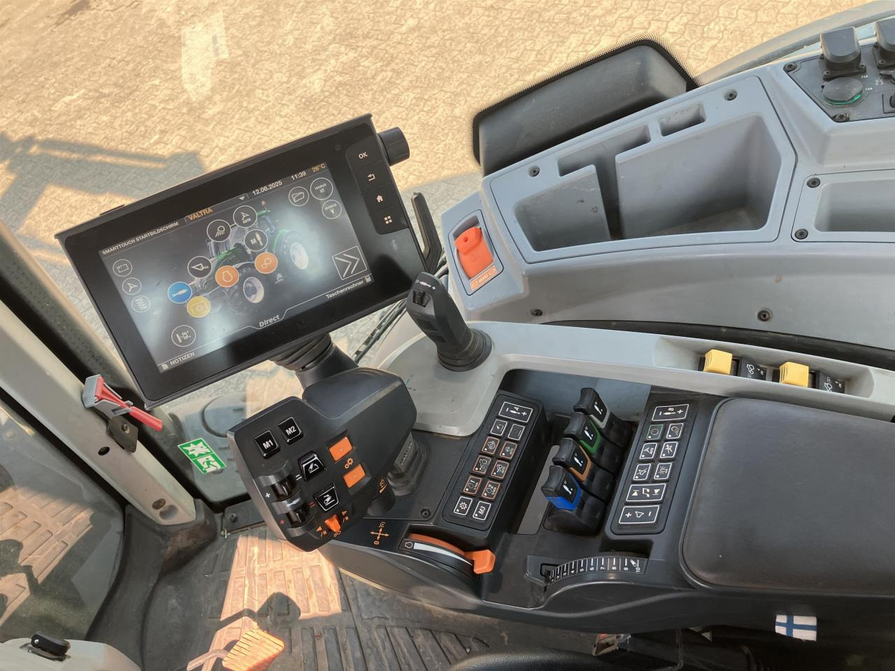 Valtra T 174 Direct - Farm tractor: picture 5 Valtra T 174 Direct - Farm tractor: picture 5