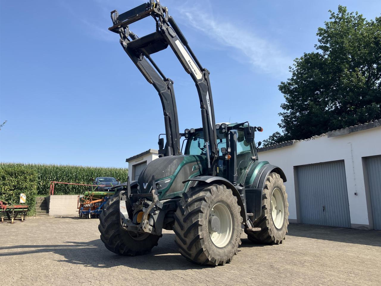Valtra T 174 Direct - Farm tractor: picture 1 Valtra T 174 Direct - Farm tractor: picture 1