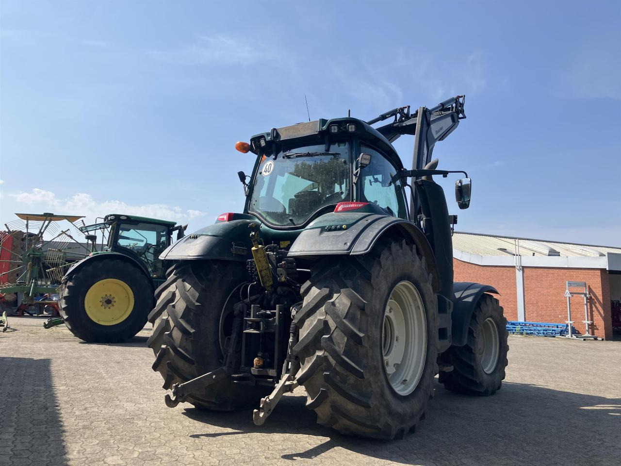 Valtra T 174 Direct - Farm tractor: picture 3 Valtra T 174 Direct - Farm tractor: picture 3