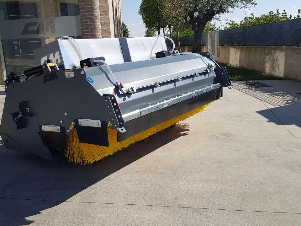 CM Crusher CBS PROFI 250 Sweeping Bucket - Broom for Wheel loader: picture 1 CM Crusher CBS PROFI 250 Sweeping Bucket - Broom for Wheel loader: picture 1