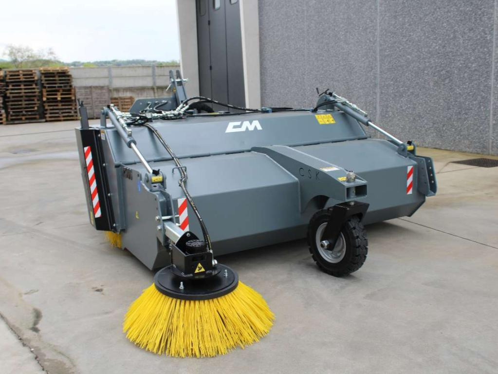 CM Crusher CSK 200 Sweeping Bucket - Broom for Skid steer loader: picture 2 CM Crusher CSK 200 Sweeping Bucket - Broom for Skid steer loader: picture 2