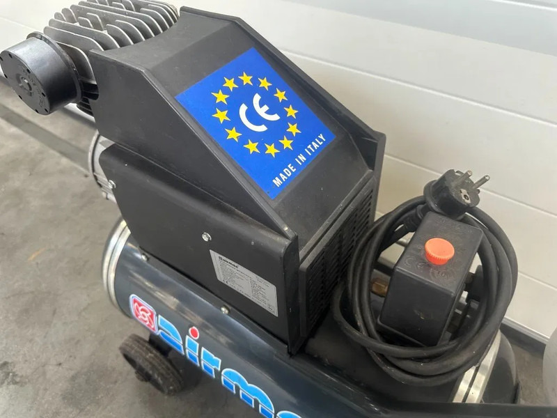 Airmec C25 Oliegesmeerde Zuigercompressor 1.65 PK 190 L / min 8 Bar Overstock - Air compressor: picture 5 Airmec C25 Oliegesmeerde Zuigercompressor 1.65 PK 190 L / min 8 Bar Overstock - Air compressor: picture 5