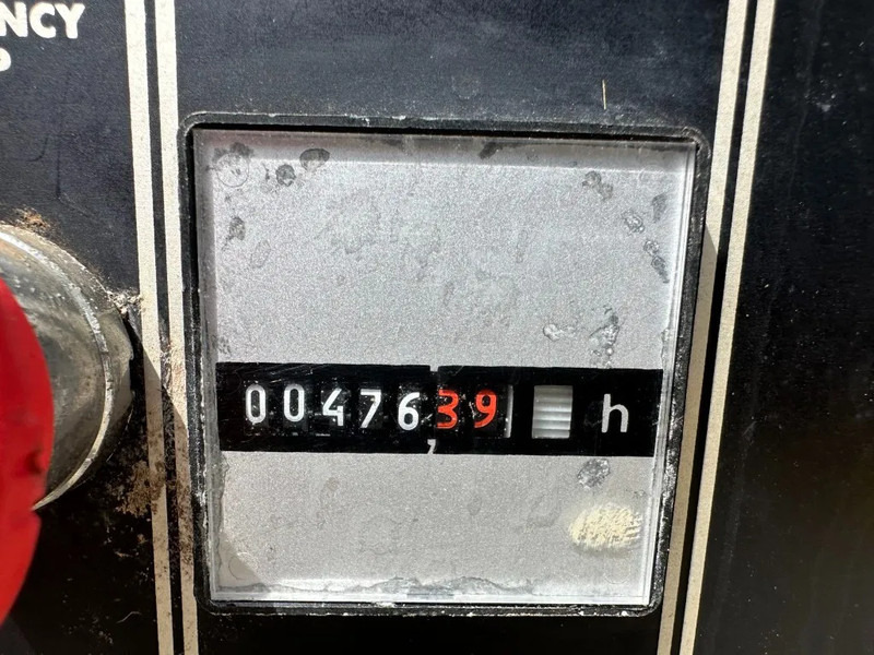 Cummins 4B3.9 SDMO Leroy Somer 40 kVA noodstroom generatorset 476 hours - Generator set: picture 5 Cummins 4B3.9 SDMO Leroy Somer 40 kVA noodstroom generatorset 476 hours - Generator set: picture 5