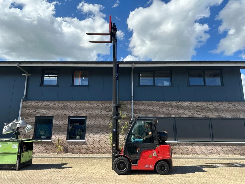 Hyster H3.0FT 3 ton Triplex Freelift Sideshift LPG Heftruck 2017 - LPG forklift: picture 5 Hyster H3.0FT 3 ton Triplex Freelift Sideshift LPG Heftruck 2017 - LPG forklift: picture 5