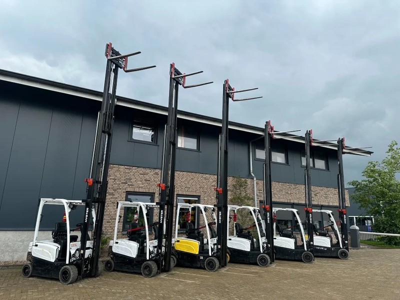 Hyster J1.8XN MWB 1.8 ton Triplex Freelift Sideshift Positioner Elektra Heftruck Accu 2023 - Forklift: picture 2 Hyster J1.8XN MWB 1.8 ton Triplex Freelift Sideshift Positioner Elektra Heftruck Accu 2023 - Forklift: picture 2