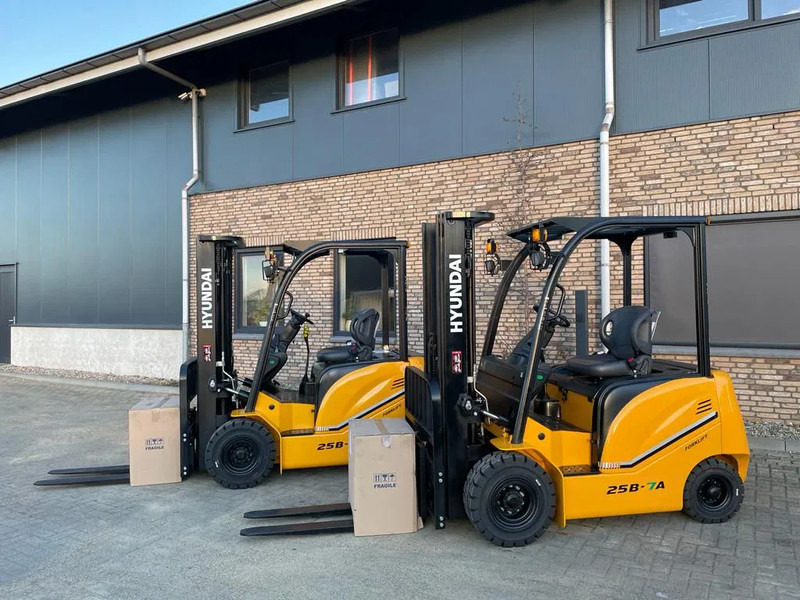 Hyundai 25B-7A 2.5 ton Triplex Freelift Sideshift Elektra Heftruck Nieuw - Electric forklift: picture 2 Hyundai 25B-7A 2.5 ton Triplex Freelift Sideshift Elektra Heftruck Nieuw - Electric forklift: picture 2