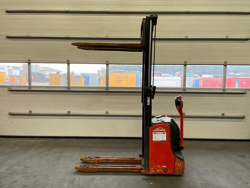 Stacker Linde D08 Stapelaar 1.8 ton 210 cm Hefhoogte Stapelaar: picture 9 Stacker Linde D08 Stapelaar 1.8 ton 210 cm Hefhoogte Stapelaar: picture 9