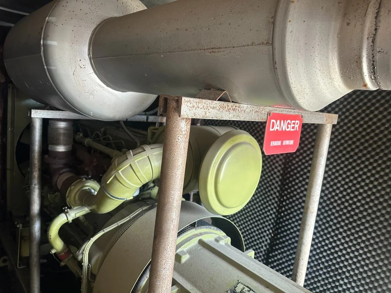 Perkins 2006 TAG Leroy Somer 300 kVA generatorset in container ex Emergency ! 104 hours - Generator set: picture 2 Perkins 2006 TAG Leroy Somer 300 kVA generatorset in container ex Emergency ! 104 hours - Generator set: picture 2