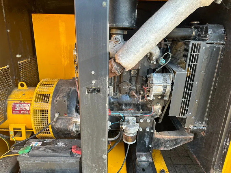 SDMO Perkins Leroy Somer 40 kVA Silent generatorset ex Emergency 206 hours ! - Generator set: picture 3 SDMO Perkins Leroy Somer 40 kVA Silent generatorset ex Emergency 206 hours ! - Generator set: picture 3