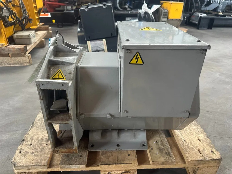 Stamford BC.I184G1 Alternator 30 kVa generatordeel - Generator set: picture 2 Stamford BC.I184G1 Alternator 30 kVa generatordeel - Generator set: picture 2