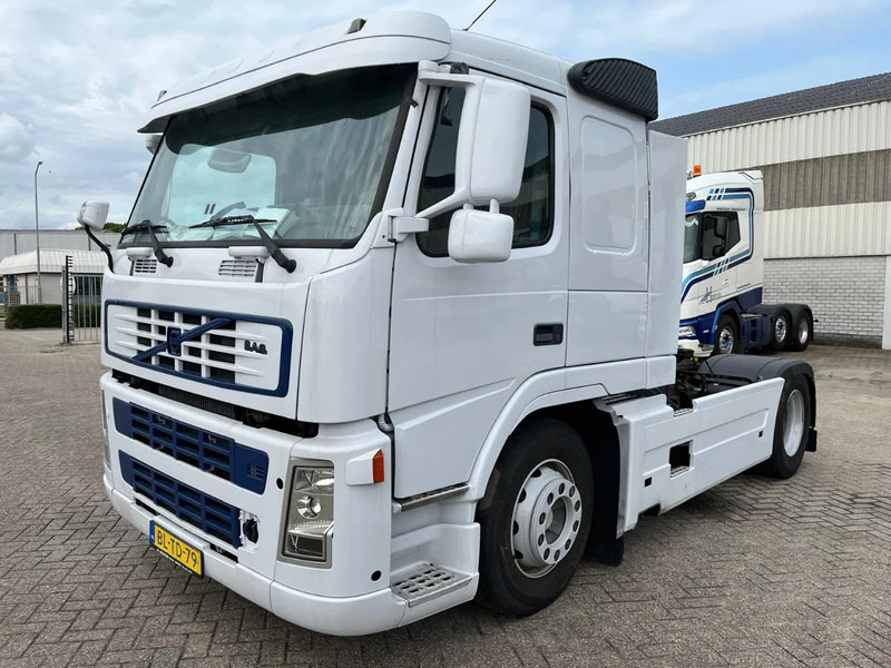 Volvo FM 9 MOTOR DEFECT (motor start wel maar kan niet rijden) - Tractor unit: picture 1 Volvo FM 9 MOTOR DEFECT (motor start wel maar kan niet rijden) - Tractor unit: picture 1