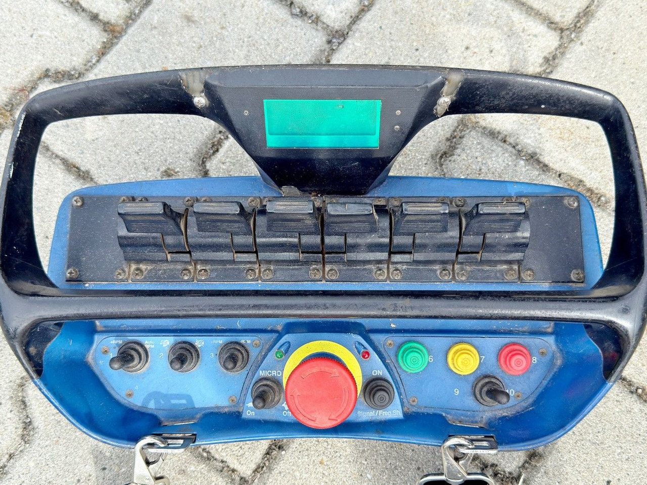 Crane truck DAF CF 85.380 * HMF 2823 K6 (B3) + FUNK * 8x4 * TOP: picture 13 Crane truck DAF CF 85.380 * HMF 2823 K6 (B3) + FUNK * 8x4 * TOP: picture 13