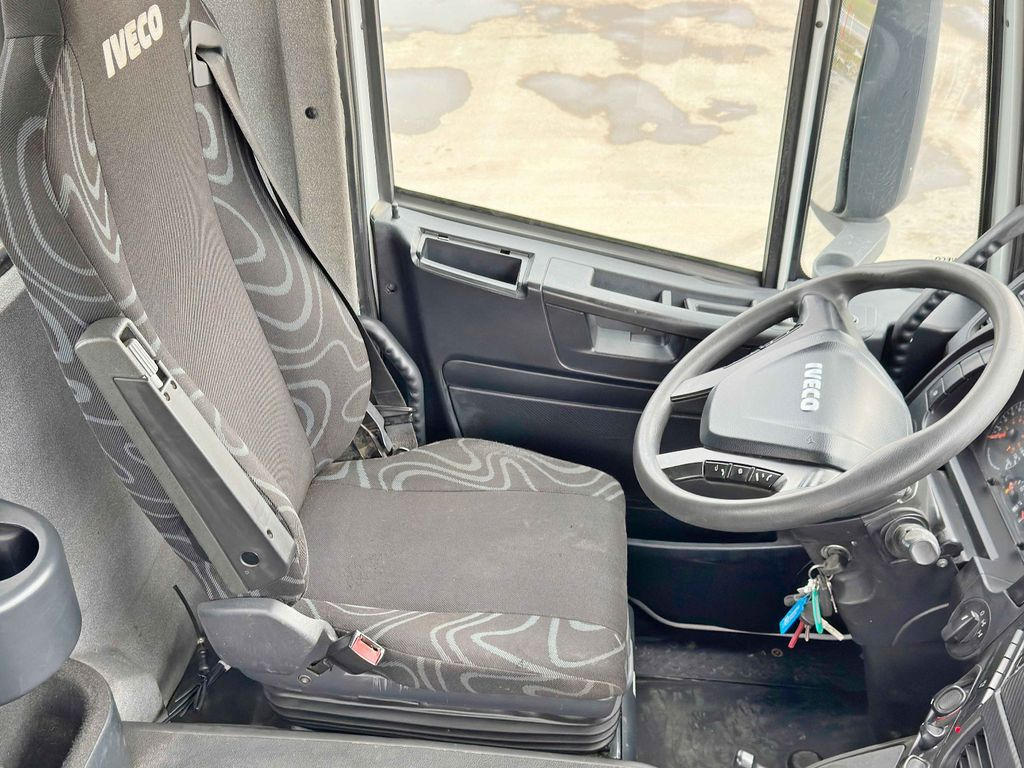 Crane truck, Dropside/ Flatbed truck Iveco TRAKKER 360 * PRITSCHE 6,80* PK 16002 B+FUNK*6x4 Iveco TRAKKER 360 * PRITSCHE 6,80* PK 16002 B+FUNK*6x4: picture 9