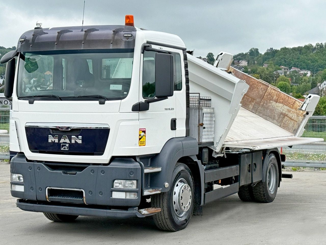 MAN TGS 18.320 * KIPPER 4,95m + BORDMATIC*TOPZUSTAND - Tipper, Crane truck: picture 4 MAN TGS 18.320 * KIPPER 4,95m + BORDMATIC*TOPZUSTAND - Tipper, Crane truck: picture 4