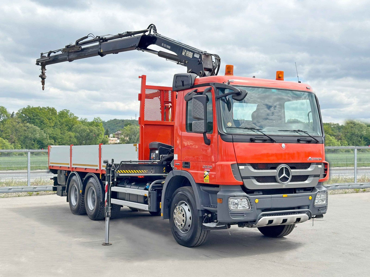 Mercedes-Benz ACTROS 2636*HIAB 122 BS-2 HIDUO + FUNK/6x4 * TOP - Crane truck: picture 2 Mercedes-Benz ACTROS 2636*HIAB 122 BS-2 HIDUO + FUNK/6x4 * TOP - Crane truck: picture 2