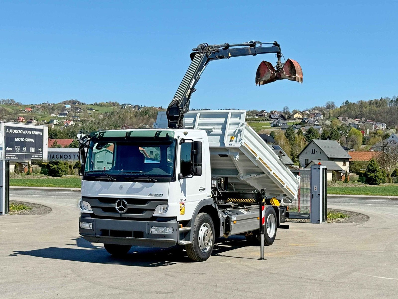 Mercedes-Benz ATEGO 1224 * KIPPER 4,00 m * HIAB 077 BS - 2 DUO - Crane truck: picture 2 Mercedes-Benz ATEGO 1224 * KIPPER 4,00 m * HIAB 077 BS - 2 DUO - Crane truck: picture 2