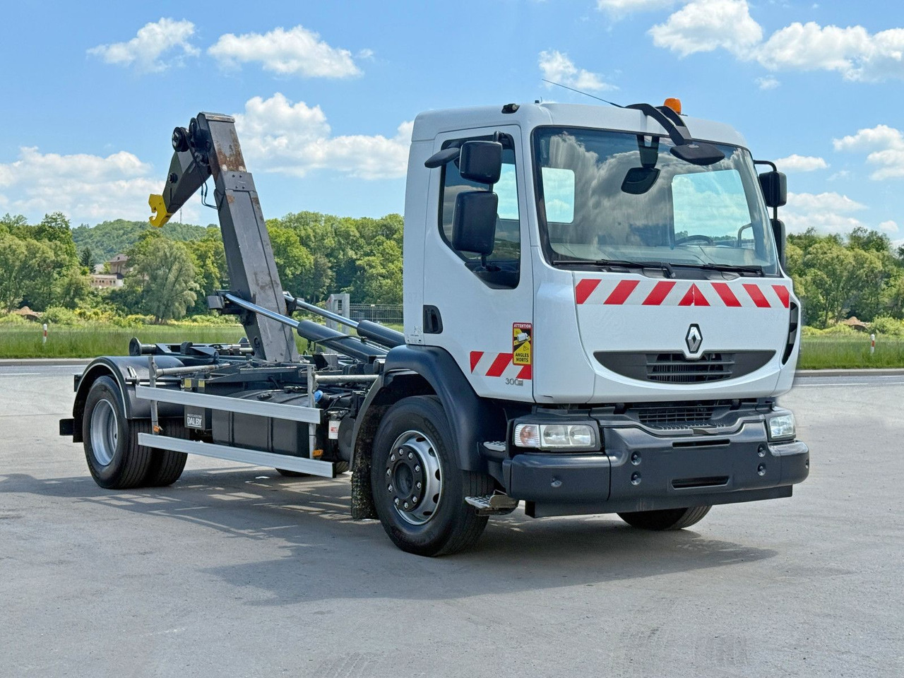 Renault MIDLUM 300 DXI* ABROLLKIPPER * TOPZUSTAND - Hook lift truck, Crane truck: picture 1 Renault MIDLUM 300 DXI* ABROLLKIPPER * TOPZUSTAND - Hook lift truck, Crane truck: picture 1