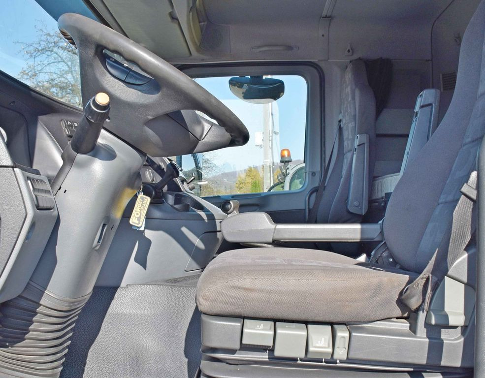 Tractor unit Mercedes-Benz ACTROS 1844 * Sattelzugmaschine *HIAB 330-5/FUNK: picture 9