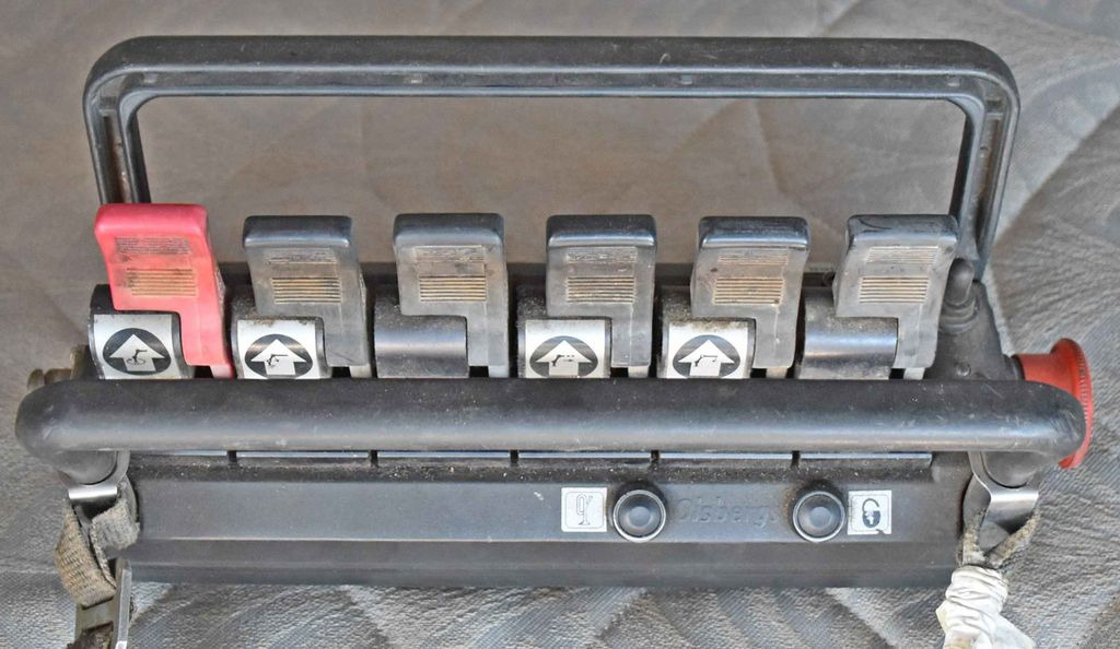 Tractor unit Mercedes-Benz ACTROS 1844 * Sattelzugmaschine *HIAB 330-5/FUNK: picture 13
