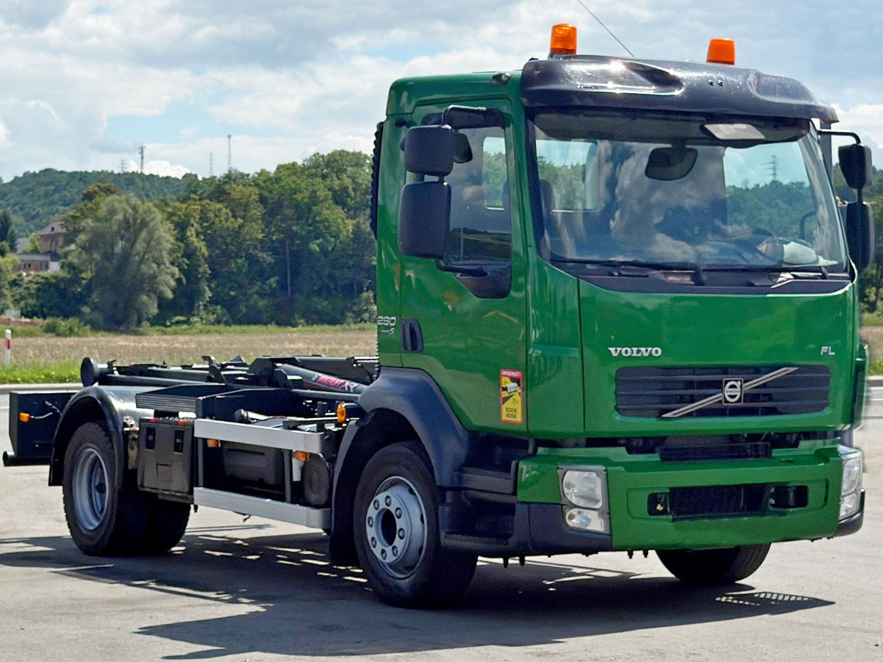 Volvo FL 280 * Abrollkipper * TOPZUSTAND - Hook lift truck: picture 4 Volvo FL 280 * Abrollkipper * TOPZUSTAND - Hook lift truck: picture 4