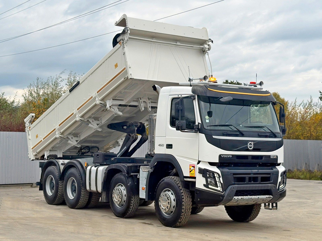 Volvo FMX 460 Kipper * BORDMATIC * 8x4 * TOPZUSTAND - Tipper: picture 3 Volvo FMX 460 Kipper * BORDMATIC * 8x4 * TOPZUSTAND - Tipper: picture 3